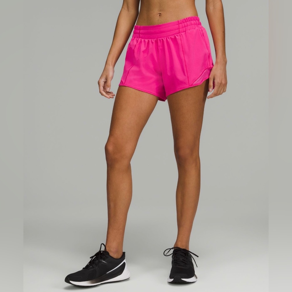 Lululemon Hotty Hot Low-Rise Lined Short 4" Size 8 in Sonic Pink.